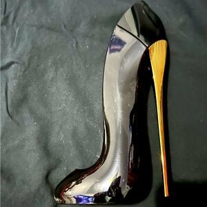 Like new Carolina Herrera good girl perfume
